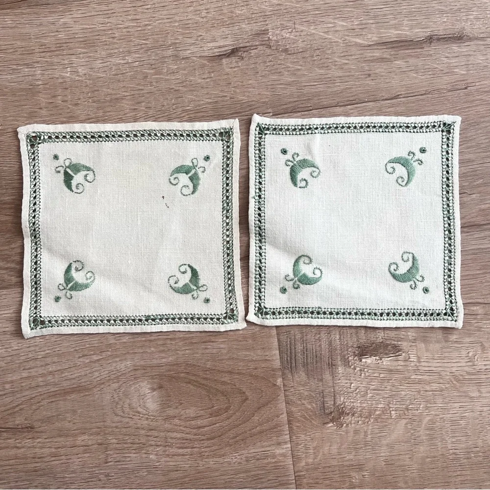 2 PCs Crochet Embroider Mug Rugs Mats Holders Coasters - Green Ivory Vintage NEW